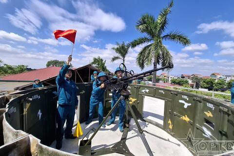 Dân quân xã Nội Bài  vững vàng qua từng buổi tập