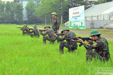 Nâng cao chất lượng  huấn luyện cán bộ, nhân viên
