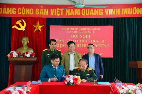 Hội nghị bàn giao chức trách, nhiệm vụ Chỉ huy trưởng Ban CHQS phường