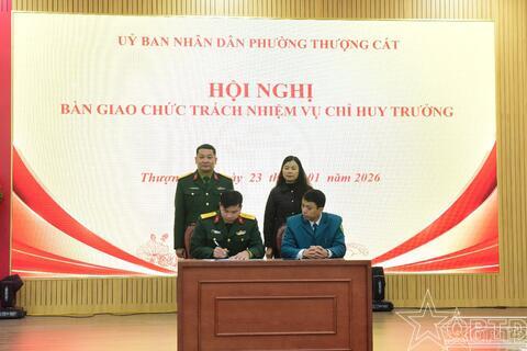 Thượng Cát bàn giao chức trách Chỉ huy trưởng Ban CHQS phường