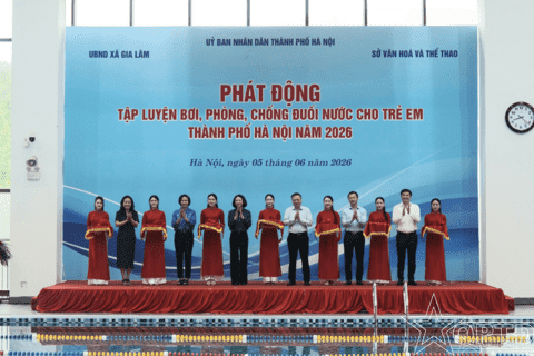 Hà Nội phát động tập luyện bơi, phòng, chống đuối nước cho trẻ em năm 2026