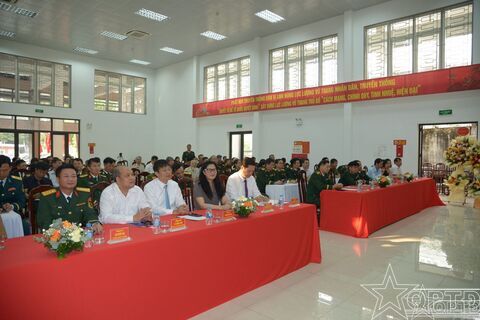 Gặp mặt nhân dịp kỷ niệm 80 năm Ngày truyền thống LLVT Thủ đô