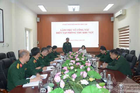 Làm việc với phường Phúc Lợi về nhiệm vụ diễn tập tác chiến trong KVPT năm 2026