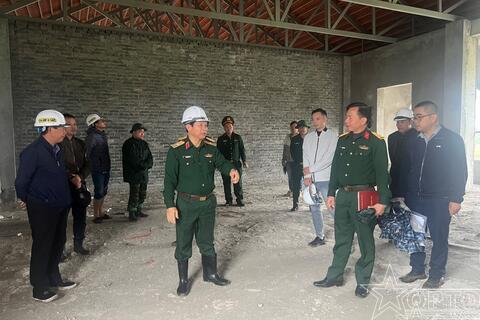 Kiểm tra tiến độ xây dựng doanh trại Trung đoàn 692