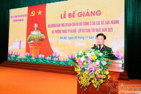 Bế giảng lớp bồi dưỡng kiến thức quốc phòng và an ninh đối tượng 3