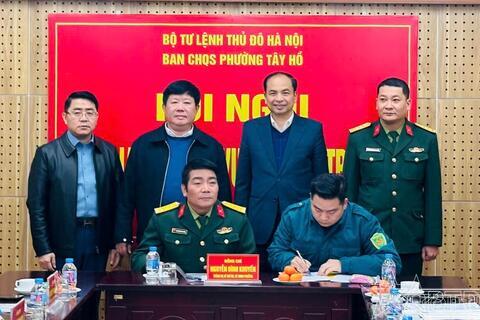 Ban CHQS phường Tây Hồ tổ chức Hội nghị bàn giao nhiệm vụ Chỉ huy trưởng