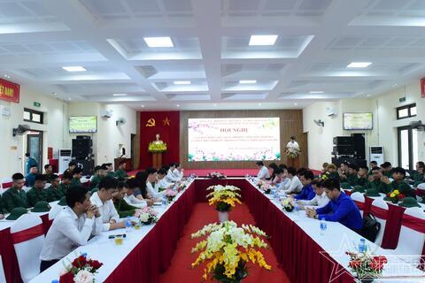 Xuân Mai gặp mặt, động viên công dân nhập ngũ năm 2026 