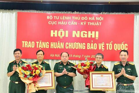 Trao tặng Huân chương Bảo vệ Tổ quốc