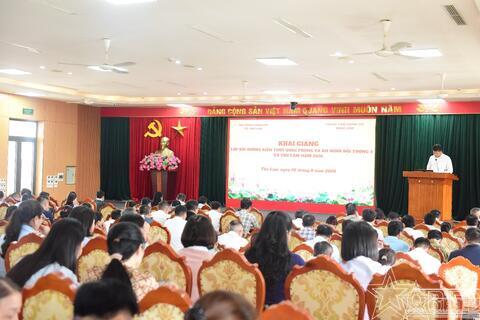Khai mạc lớp bồi dưỡng kiến thức quốc phòng và an ninh đối tượng 4