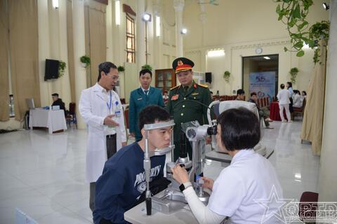 Khám tuyển kỹ lưỡng để có những tân binh chất lượng