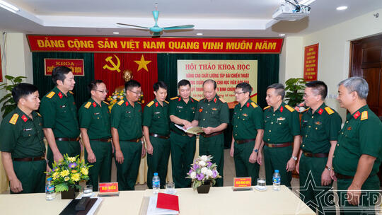 <a href="/thoi-su-chinh-tri/quan-doi" title="Quân đội" rel="dofollow">Quân đội</a>