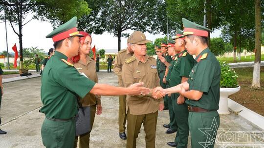<a href="/thoi-su-chinh-tri" title="Thời sự-Chính trị" rel="dofollow">Thời sự-Chính trị</a>