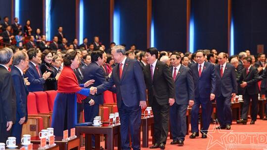 <a href="/thoi-su-chinh-tri" title="Thời sự-Chính trị" rel="dofollow">Thời sự-Chính trị</a>