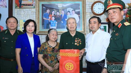 <a href="/quoc-phong-an-ninh/hau-phuong-quan-doi2" title="Hậu phương quân đội" rel="dofollow">Hậu phương quân đội</a>