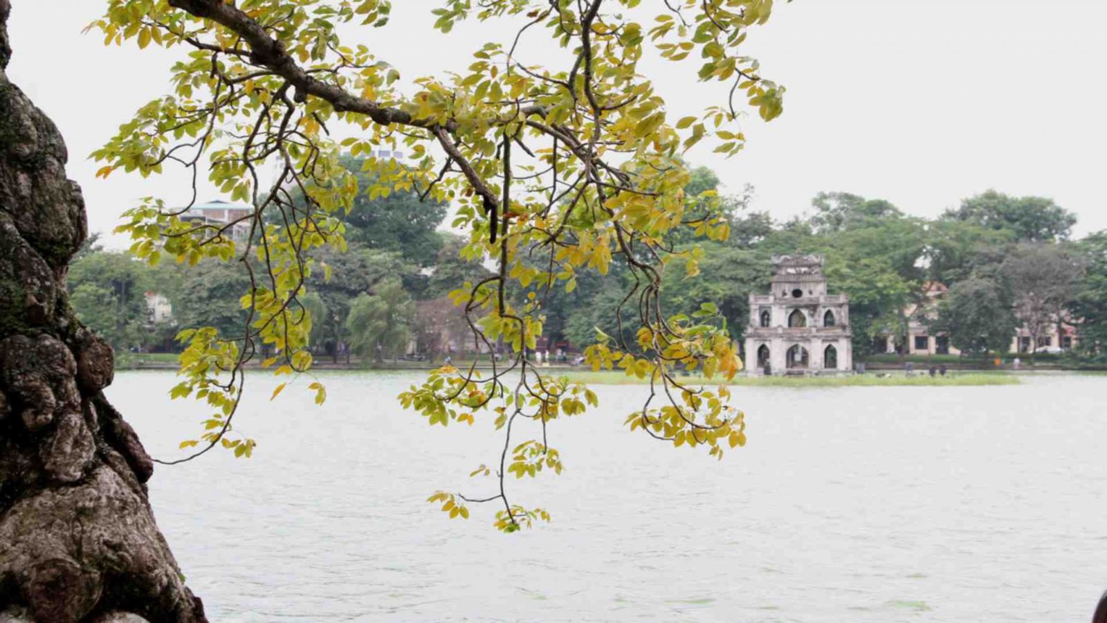 Hồ Gươm-“mắt ngọc” của Thủ đô