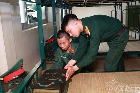 Người anh của chiến sĩ mới