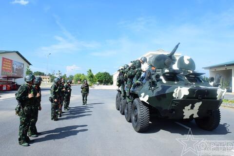 Lãnh đạo nâng cao chất lượng huấn luyện, sẵn sàng chiến đấu