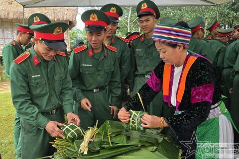 “Bánh chưng xanh-Tết vì người nghèo"