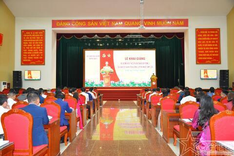 Khai giảng lớp bồi dưỡng kiến thức QP&AN đối tượng 3