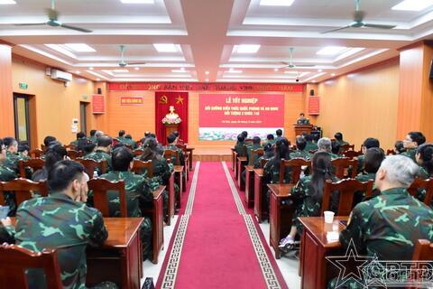 Bế giảng Lớp Bồi dưỡng kiến thức quốc phòng và an ninh đối tượng 2-Khóa 140