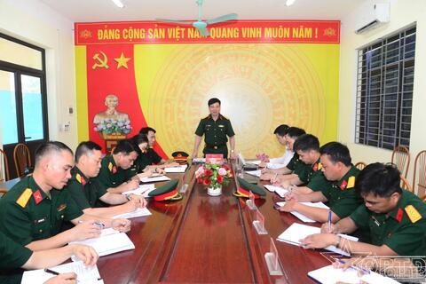 Kiểm tra kết quả thực hiện nhiệm vụ của Ban CHQS xã Đa Phúc