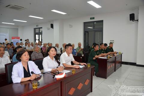 Khám sức khỏe định kỳ đối tượng chính sách trên địa bàn