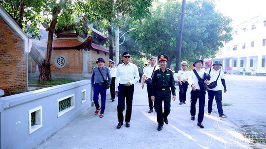 <a href="/the-thao" title="Văn Hoá-Thể Thao" rel="dofollow">Văn Hoá-Thể Thao</a>