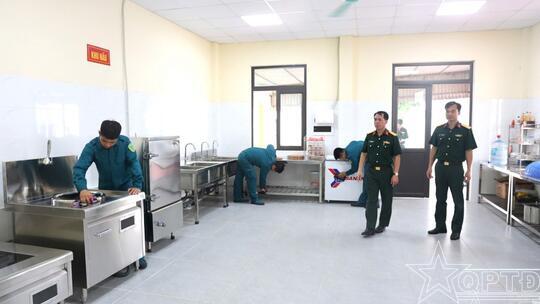 <a href="/quoc-phong-an-ninh/xay-dung-don-vi" title="Xây dựng đơn vị" rel="dofollow">Xây dựng đơn vị</a>