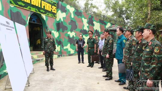 <a href="/quoc-phong-an-ninh/huan-luyen-sscd" title="Huấn luyện SSCĐ" rel="dofollow">Huấn luyện SSCĐ</a>