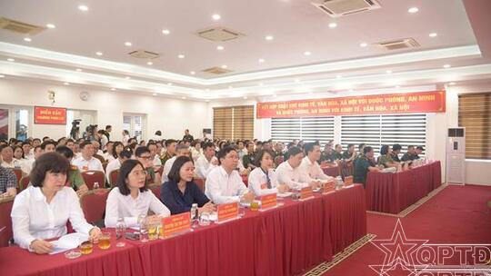 <a href="/quoc-phong-an-ninh/huan-luyen-sscd" title="Huấn luyện SSCĐ" rel="dofollow">Huấn luyện SSCĐ</a>